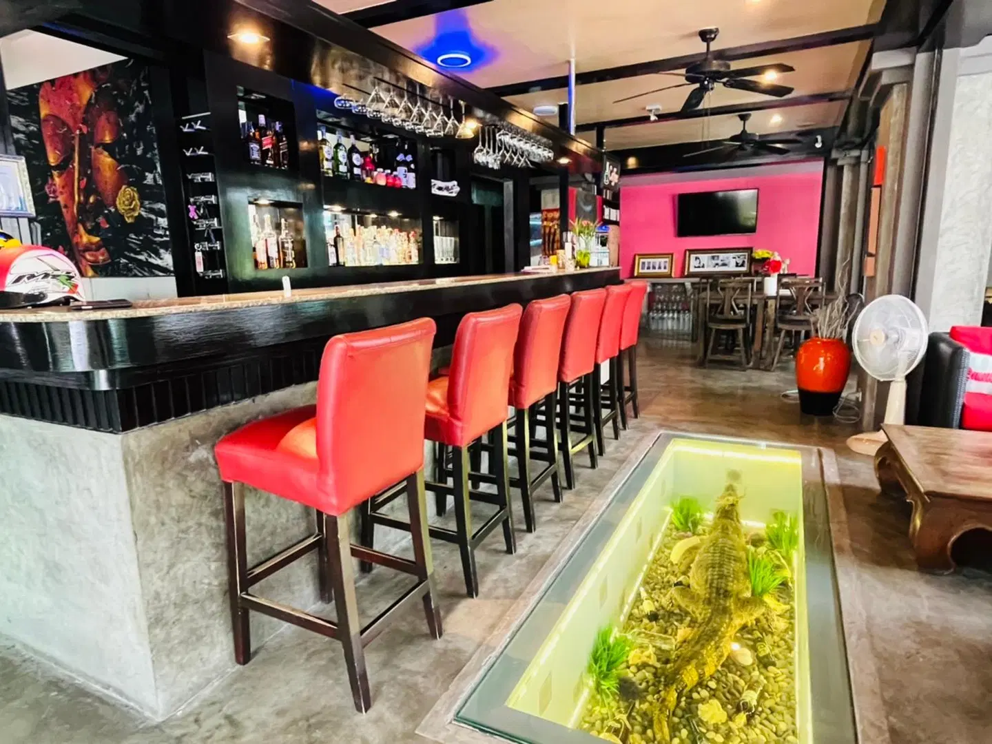 Baipho Lifestyle Residences Bar
