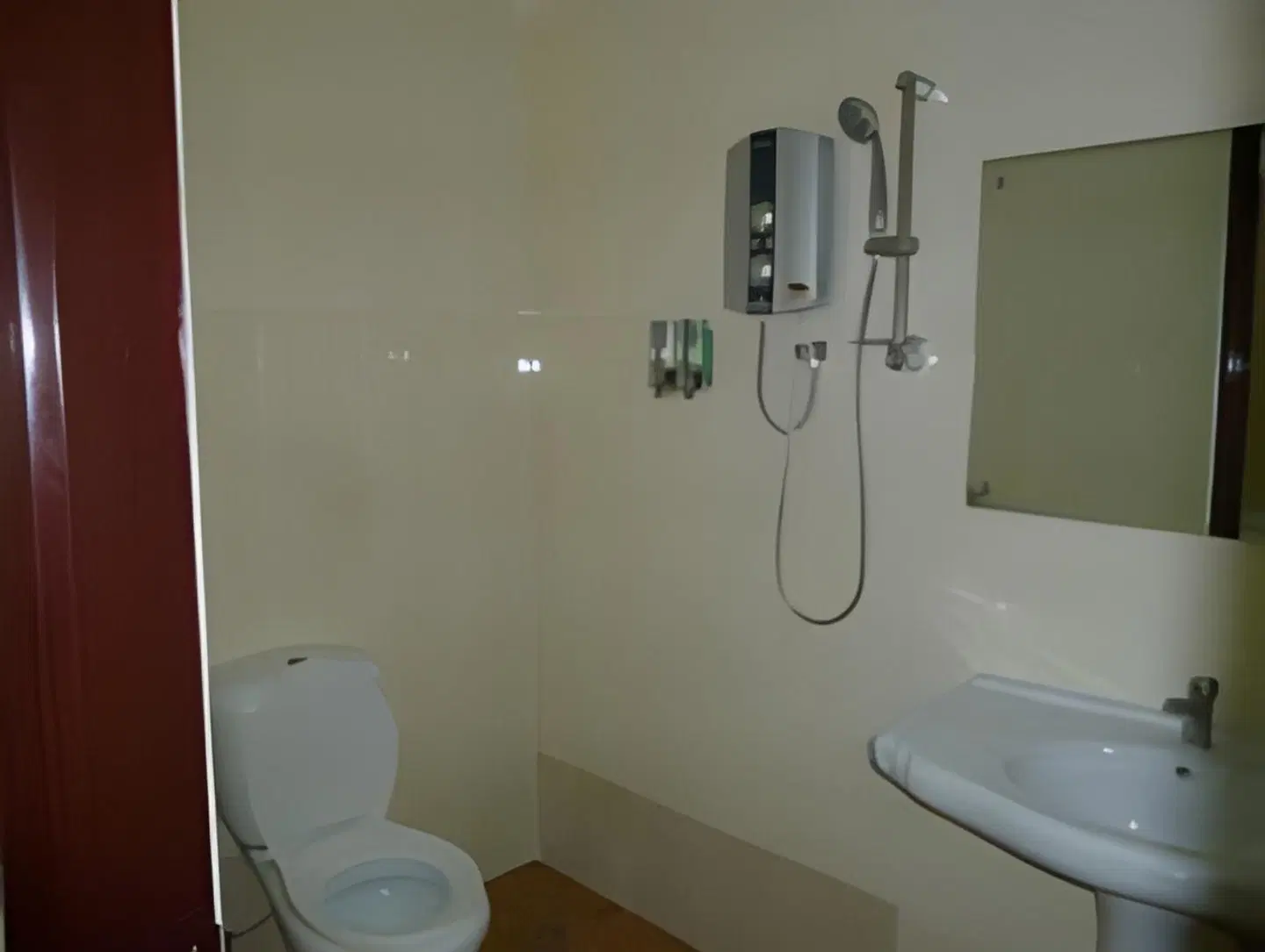 Aditya Hotel Badezimmer