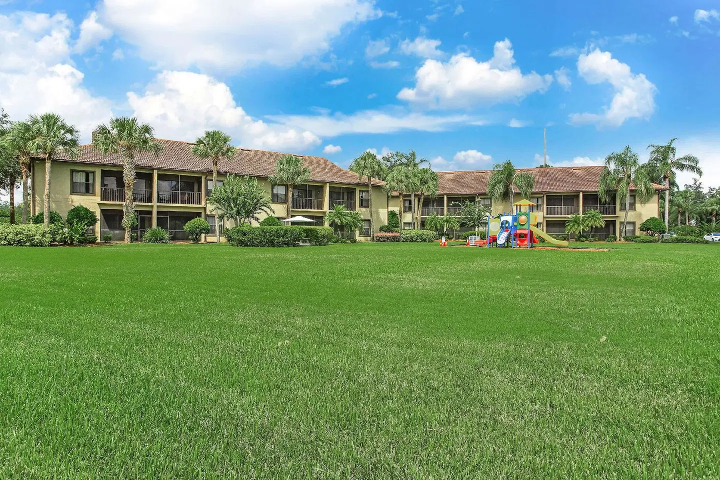 Alhambra at Poinciana by Diamond Resorts EXTERIOR