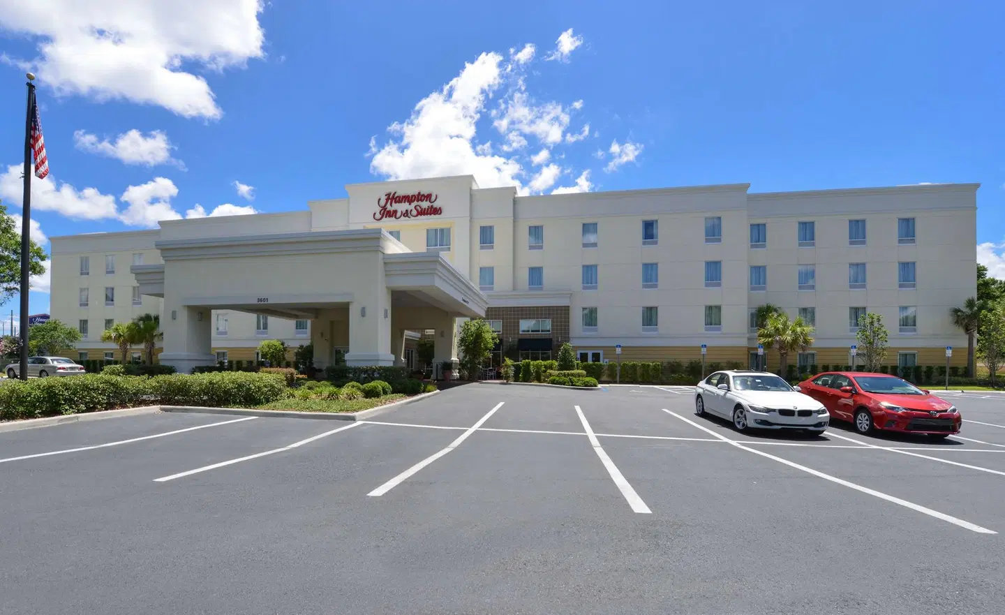 Hampton Inn & Suites Ocala EXTERIOR