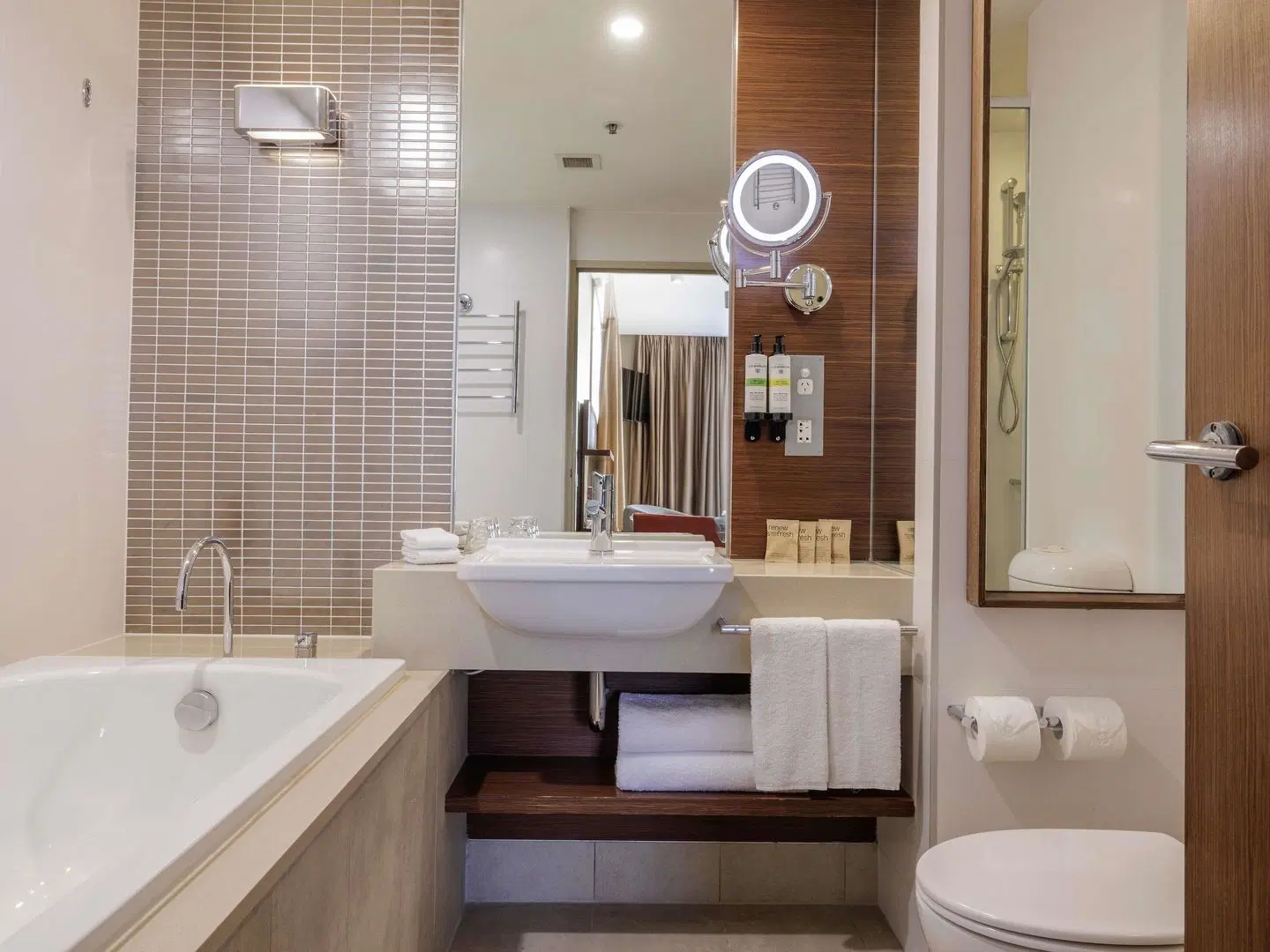 Pullman at Sydney Olympic Park Badezimmer