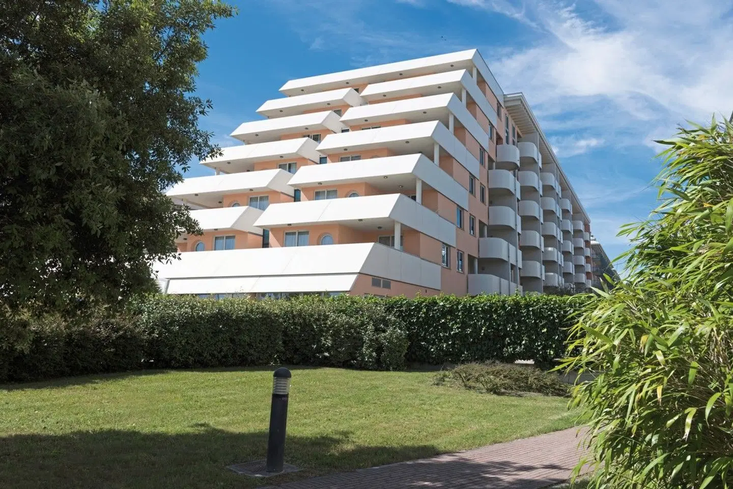 Aparthotel Holiday EXTERIOR