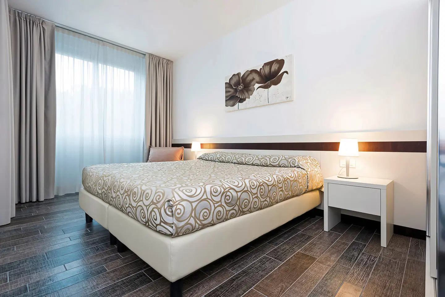 Aparthotel Holiday ROOM_EXAMPLE