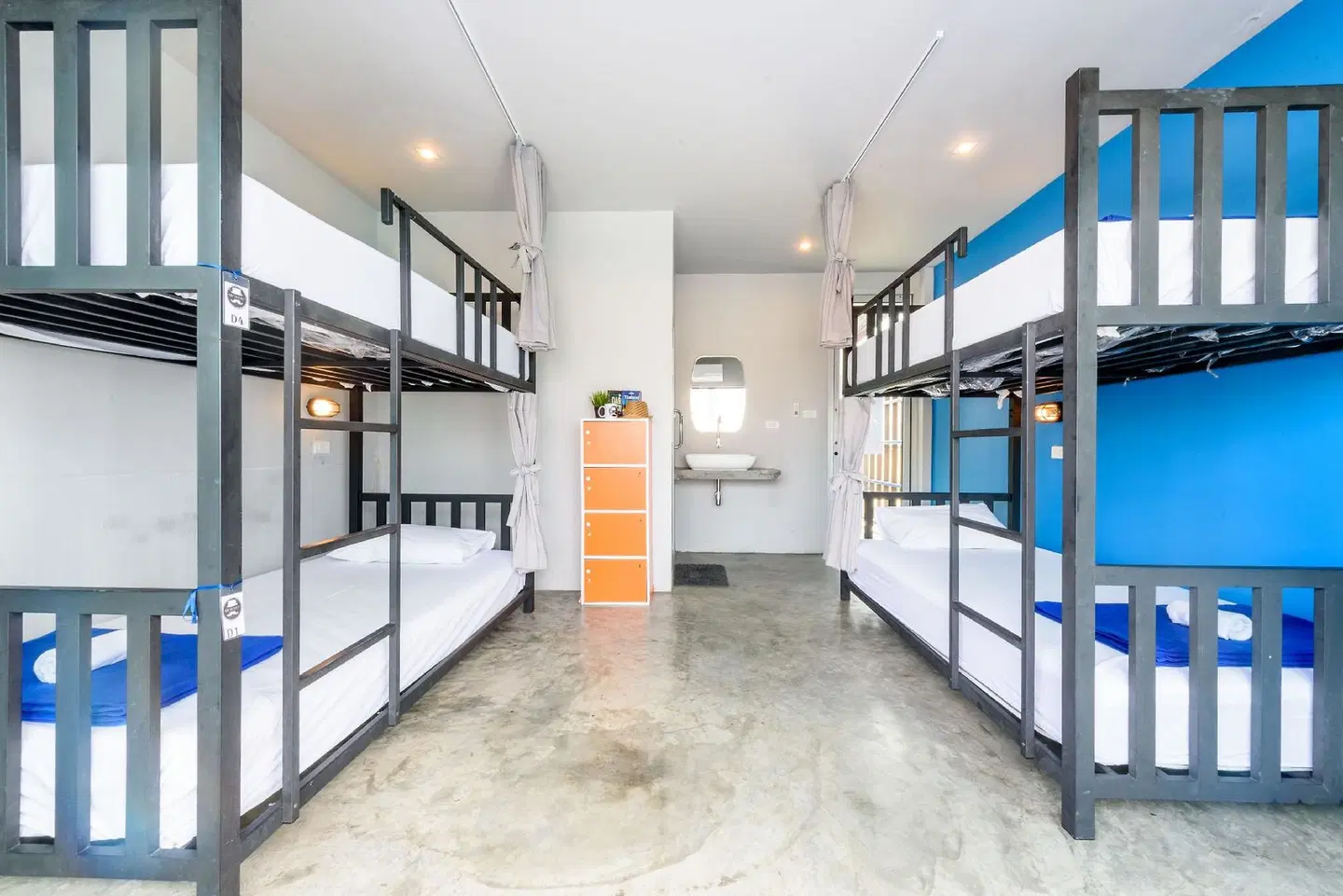 Hip Hostel MODEL_IMPRESSION
