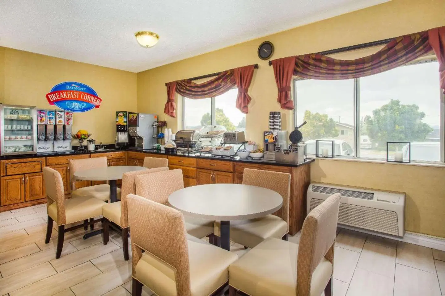 Baymont by Wyndham Helena Bar