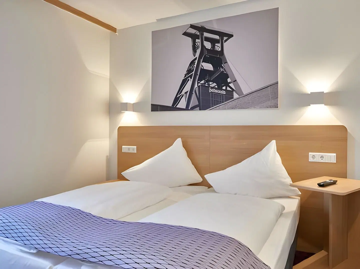 McDreams Hotel Essen ROOM_EXAMPLE