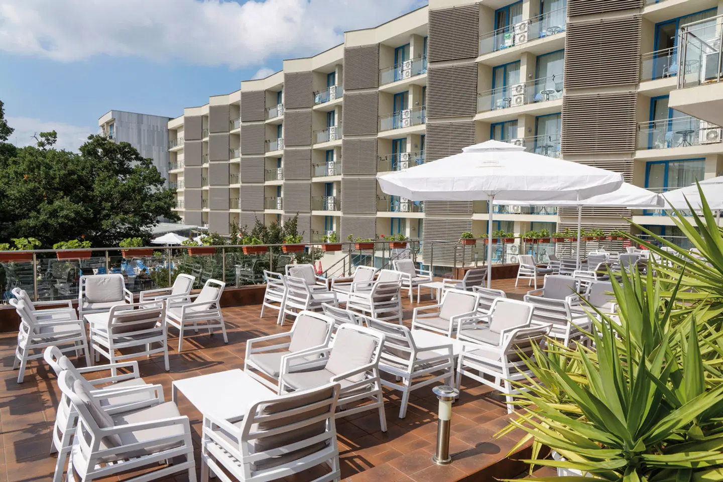 Slavey Terrasse