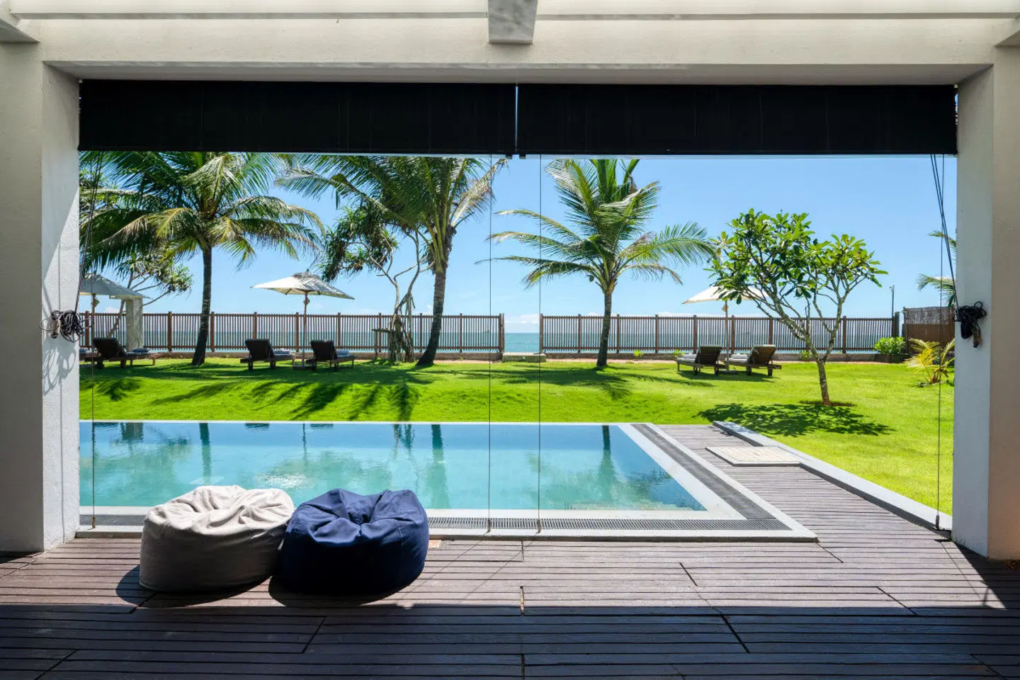 CEU Ceylon Hallenbad