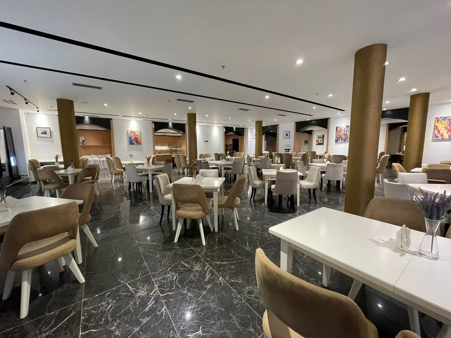 AMH Hotel Durres Restaurant