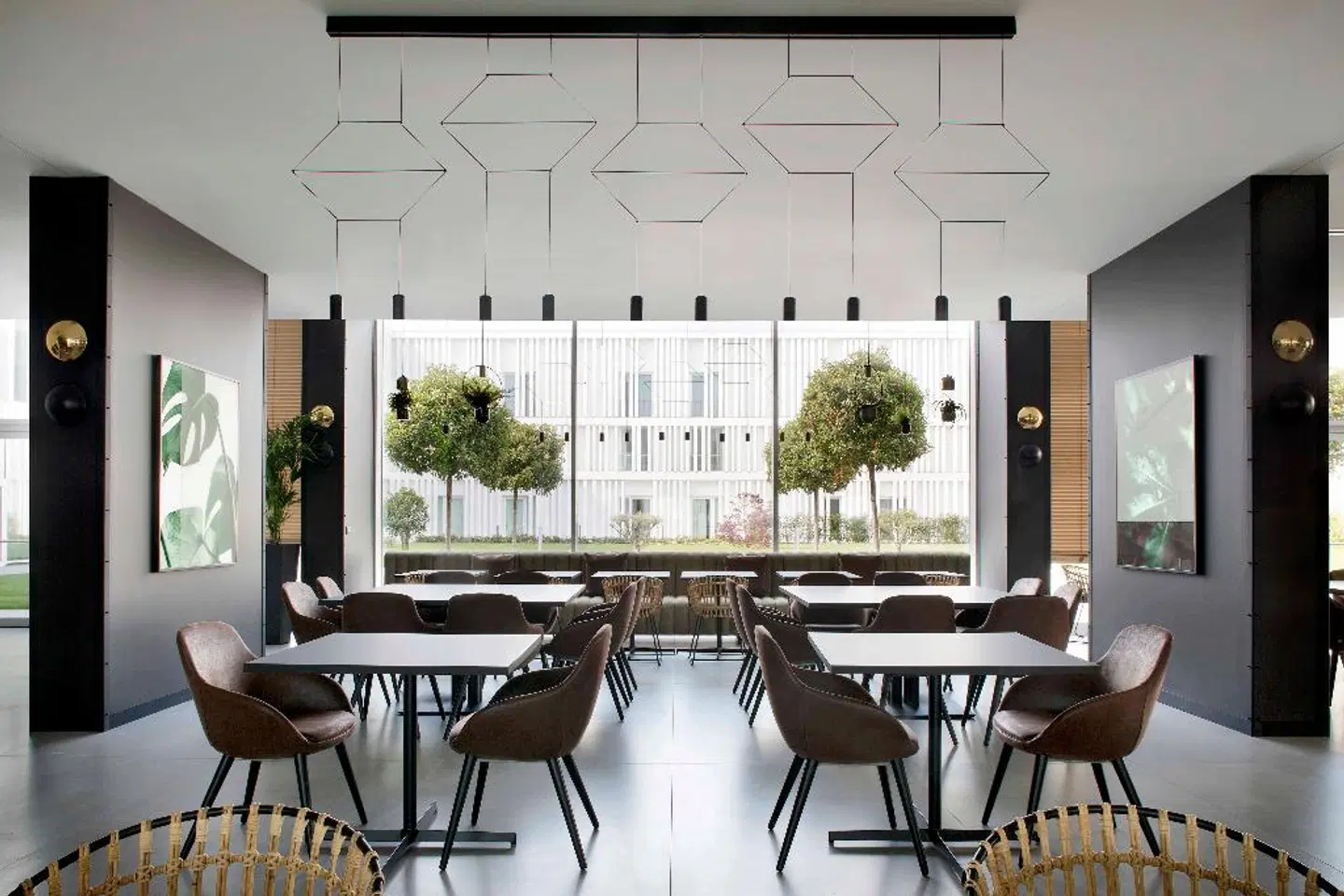 J Hotel Restaurant