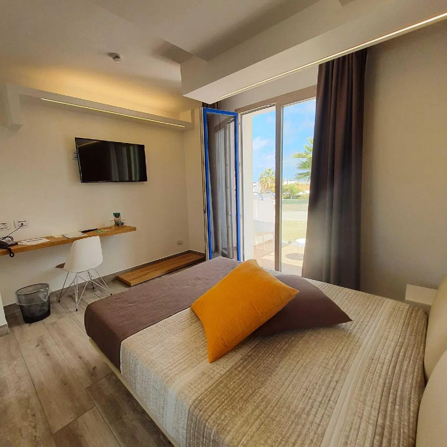 Hotel Sundeck ROOM_EXAMPLE