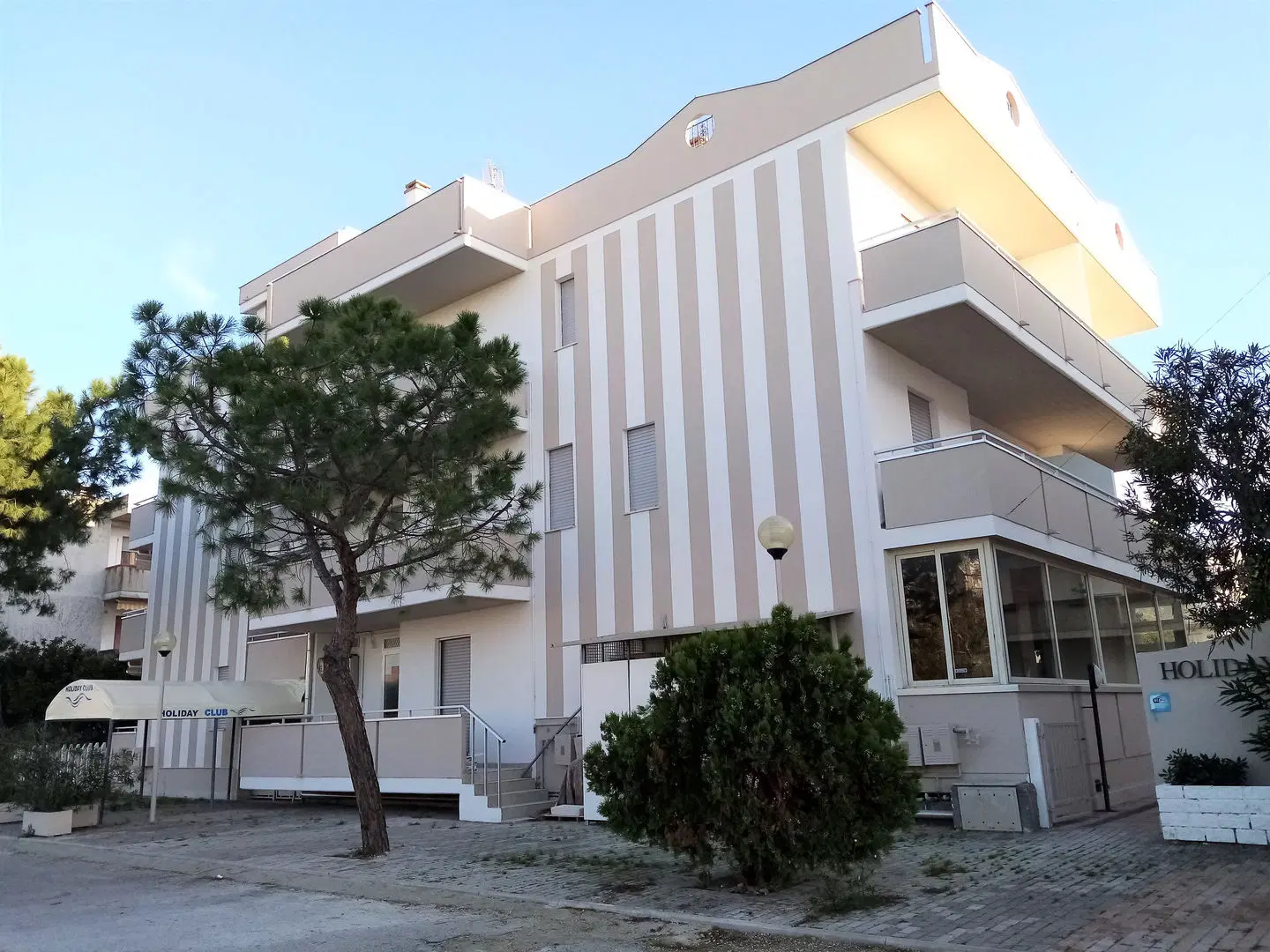 Holiday Club EXTERIOR