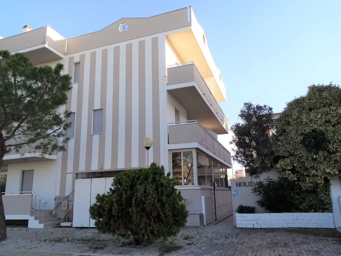 Holiday Club EXTERIOR
