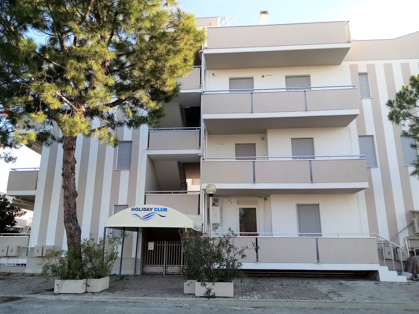 Holiday Club EXTERIOR