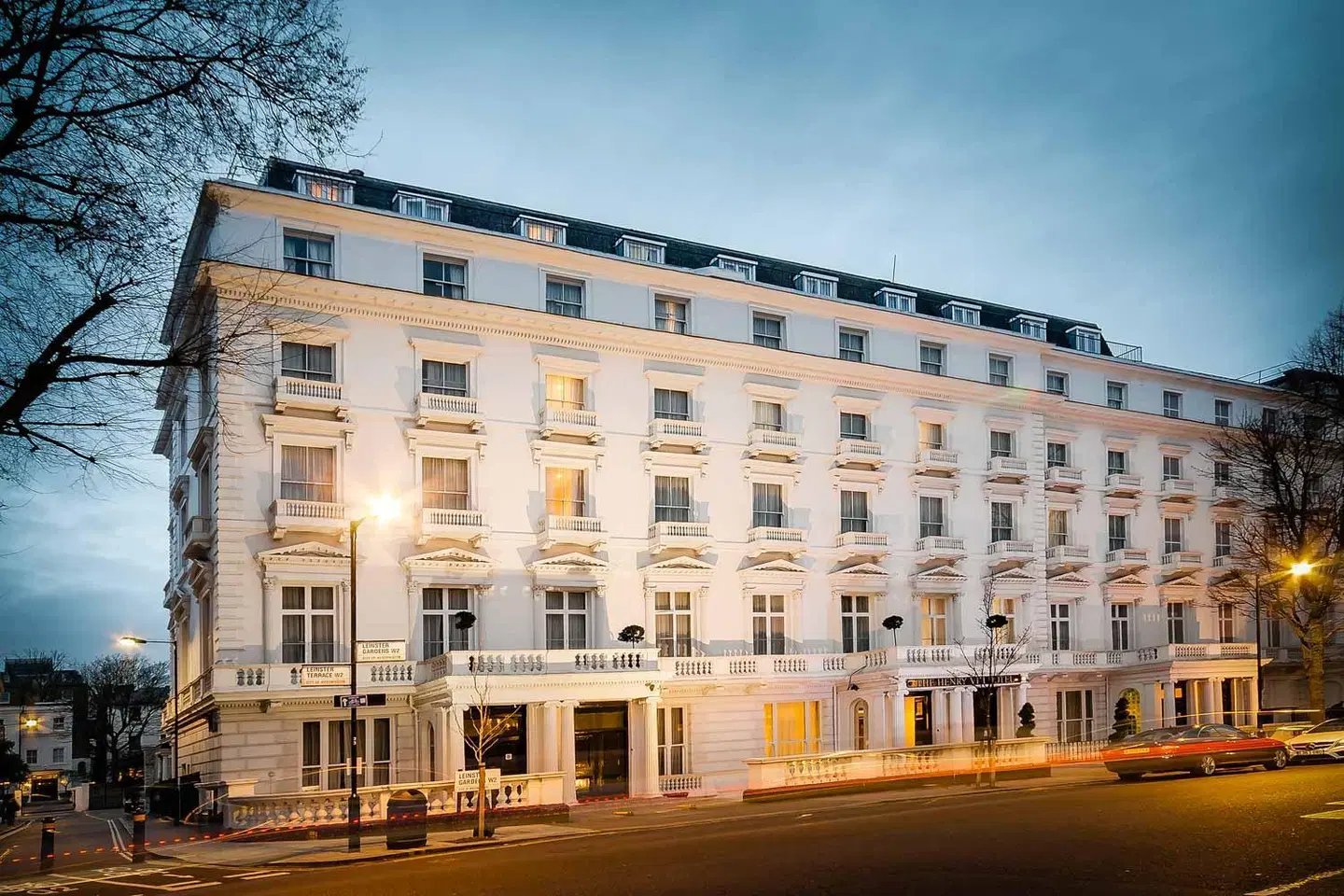 Hotel Henry VIII EXTERIOR