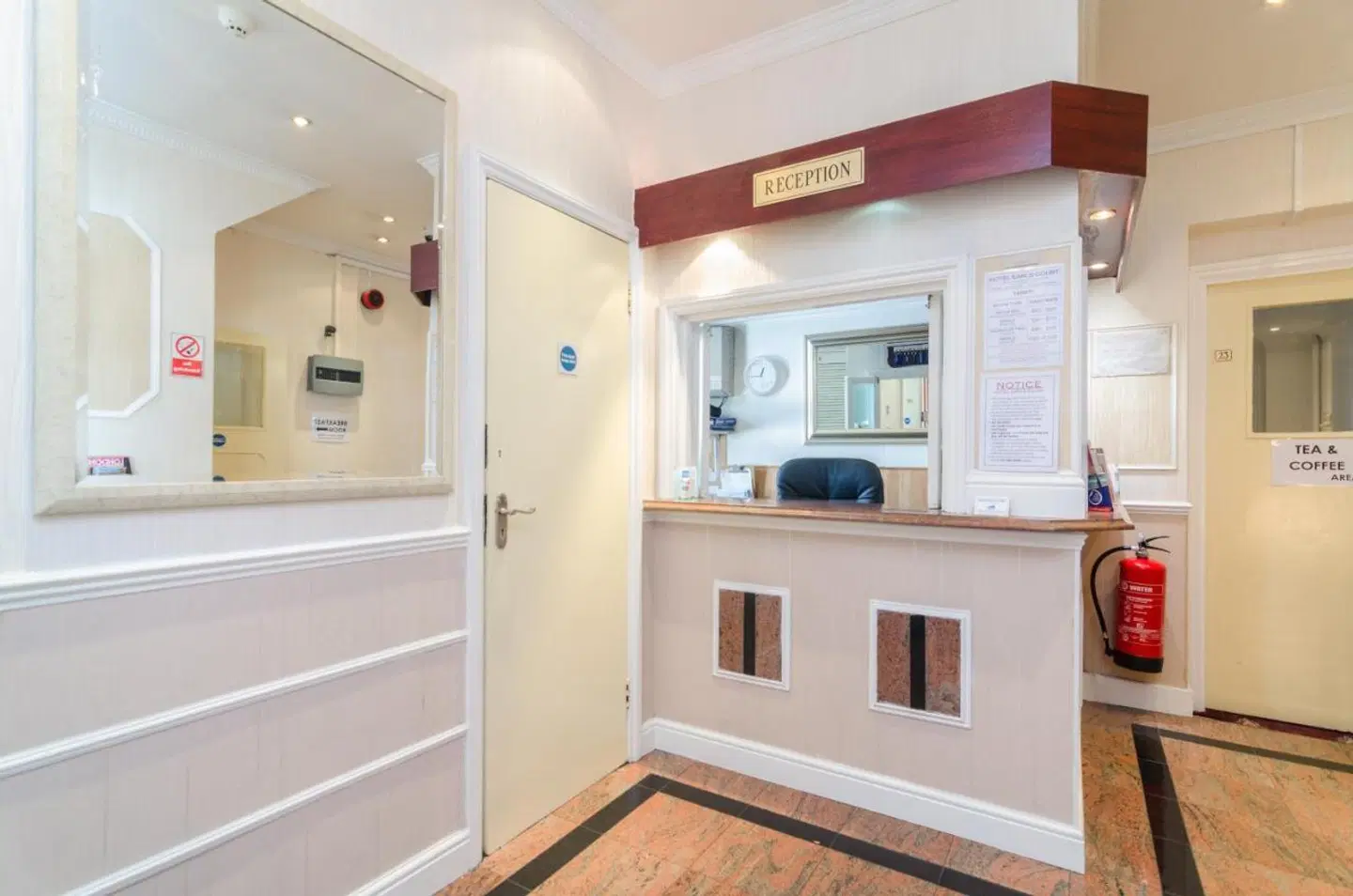 Earls Court LOUNGE_LOBBY