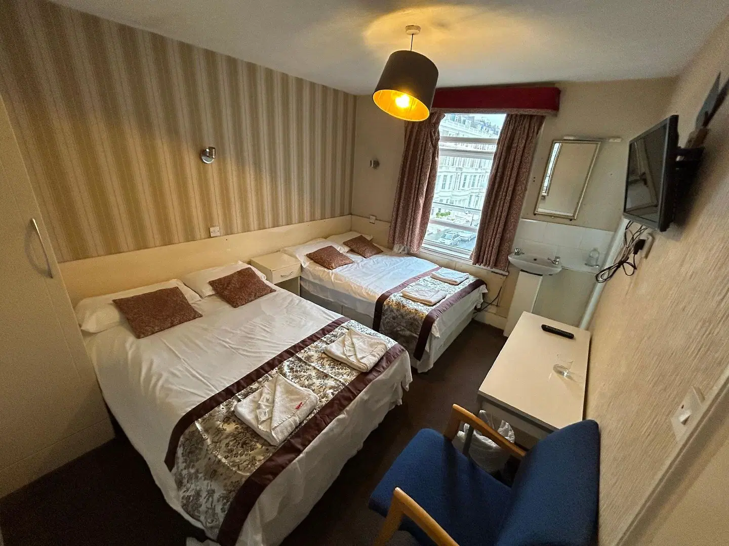 Earls Court ROOM_EXAMPLE