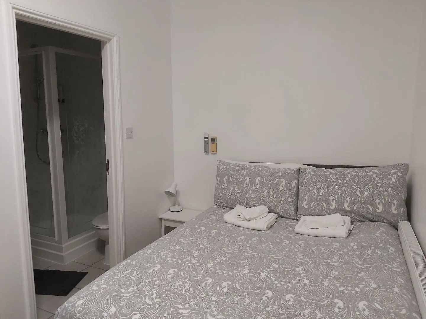 Abbey Point Cafe and B&B Badezimmer