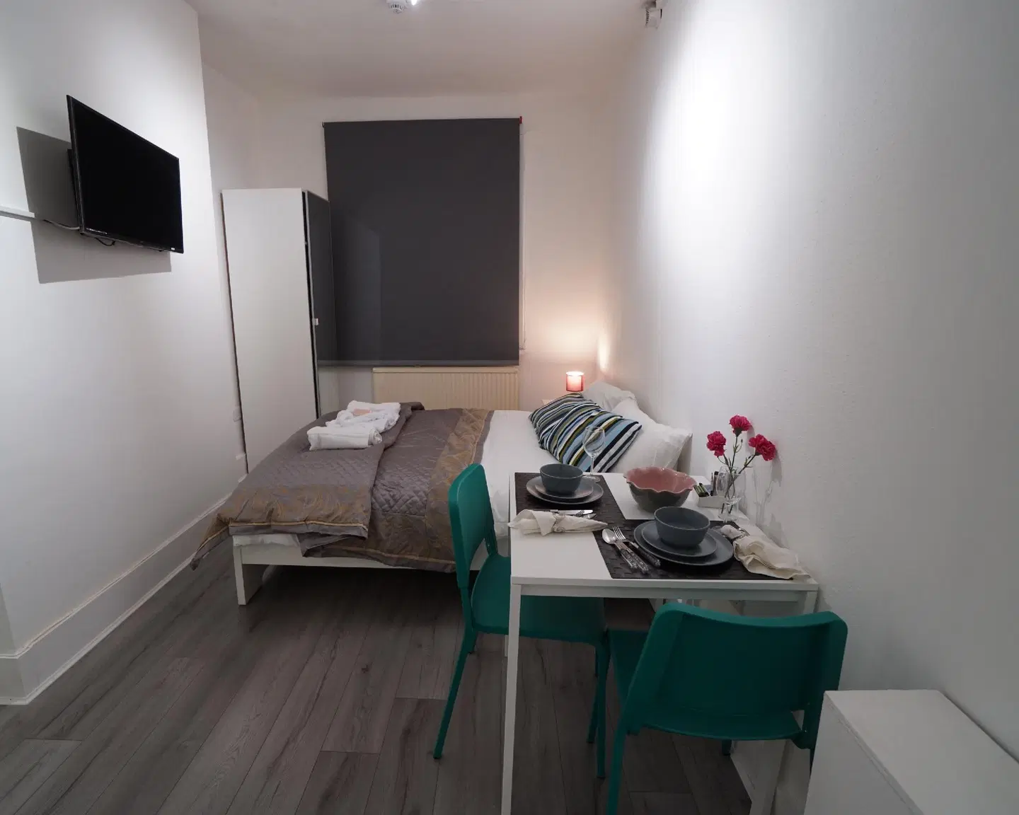 London Queen's Park Apartment ROOM_EXAMPLE
