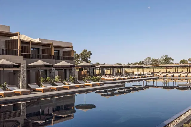 Unda OUTDOOR_POOL