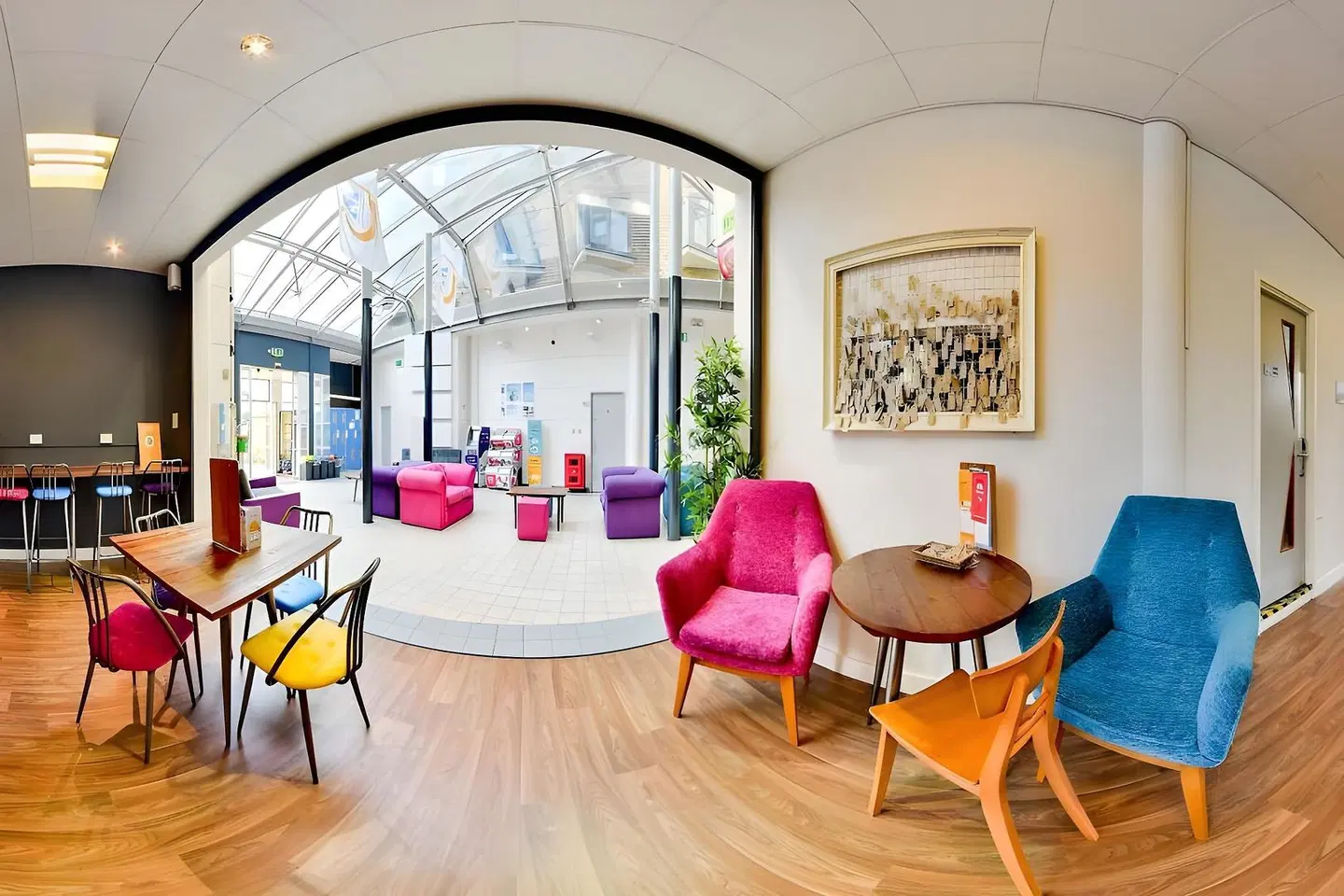 YHA London Thameside LOUNGE_LOBBY