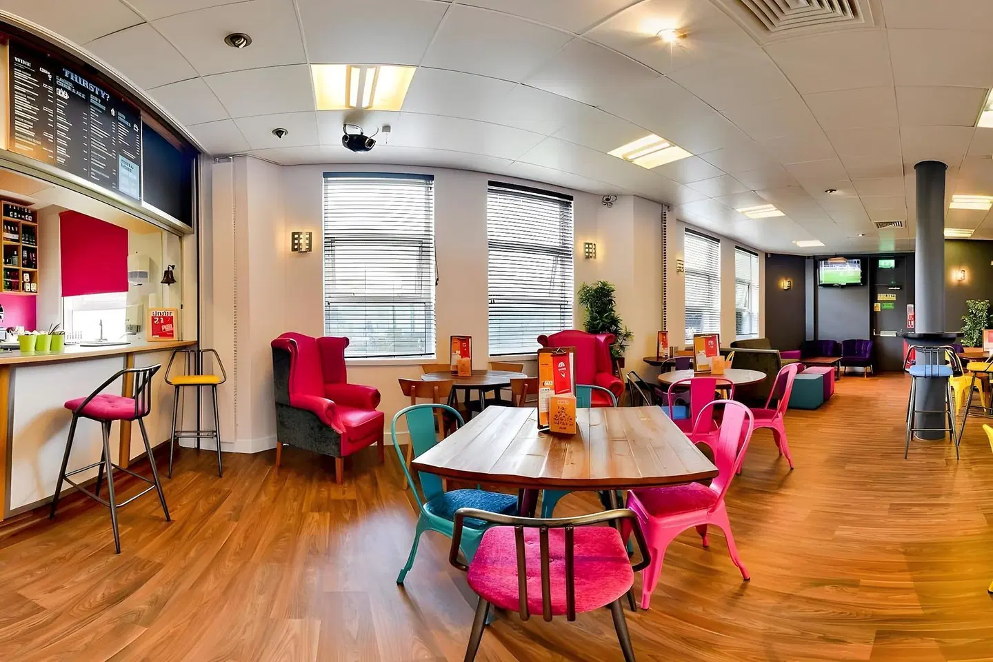 YHA London Thameside LOUNGE_LOBBY