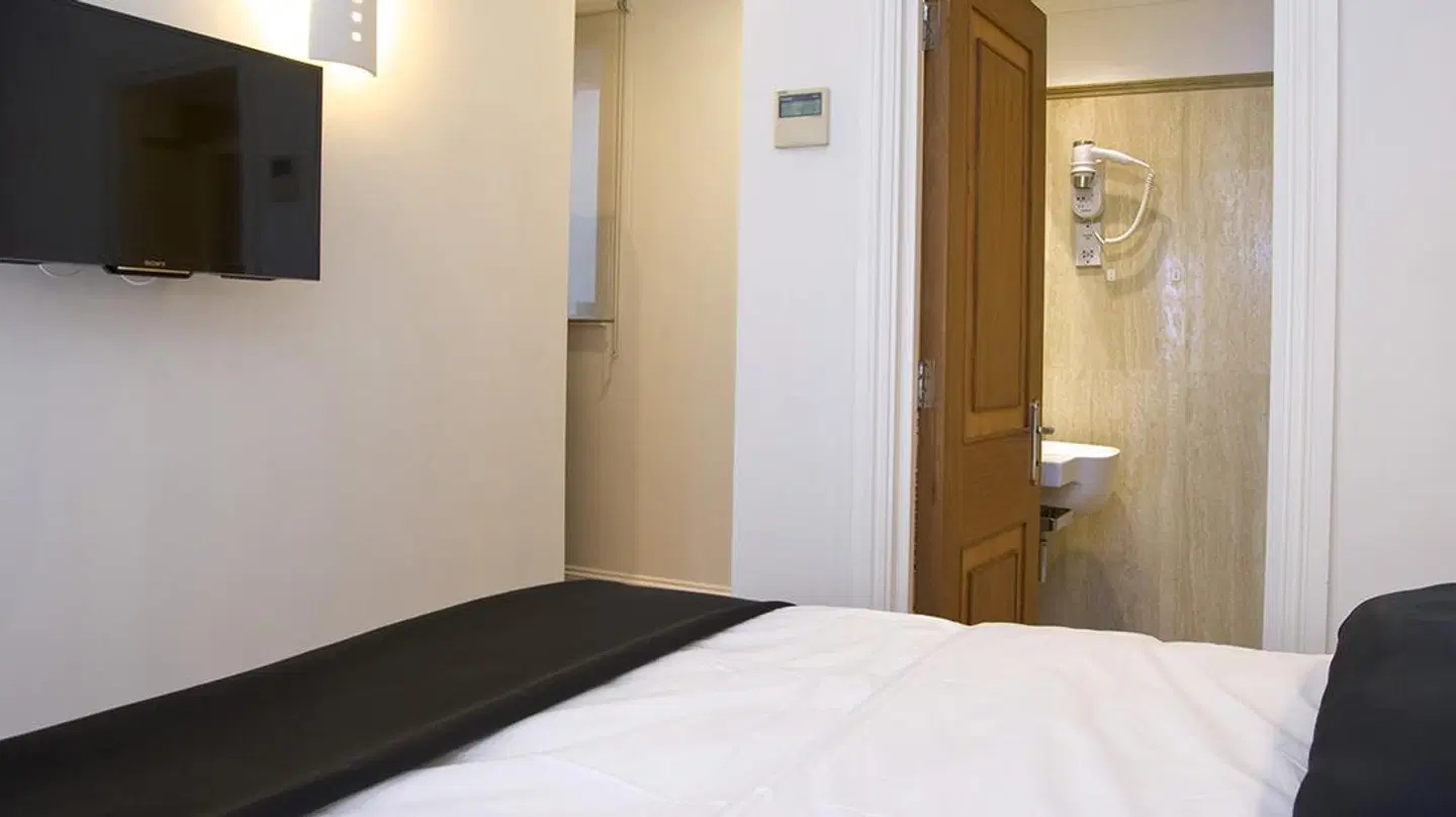 Hotel 82 London ROOM_EXAMPLE