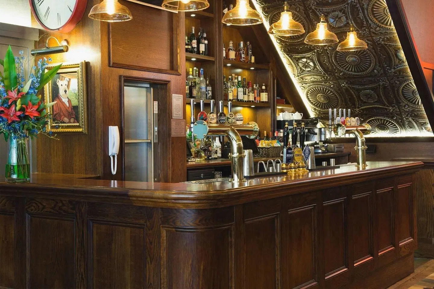 The Grafton Arms Pub & Rooms Bar