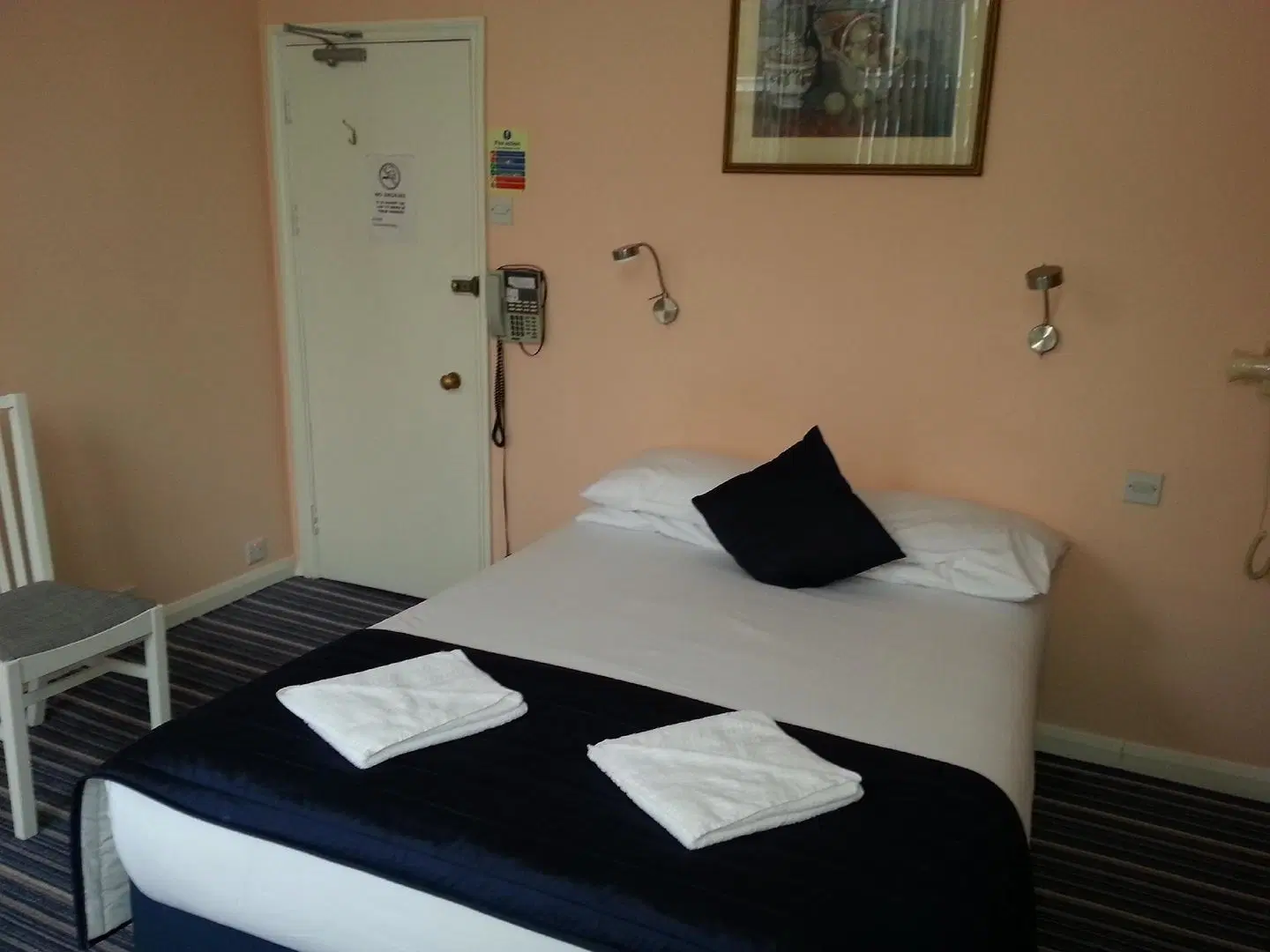 Manor Hotel ROOM_EXAMPLE