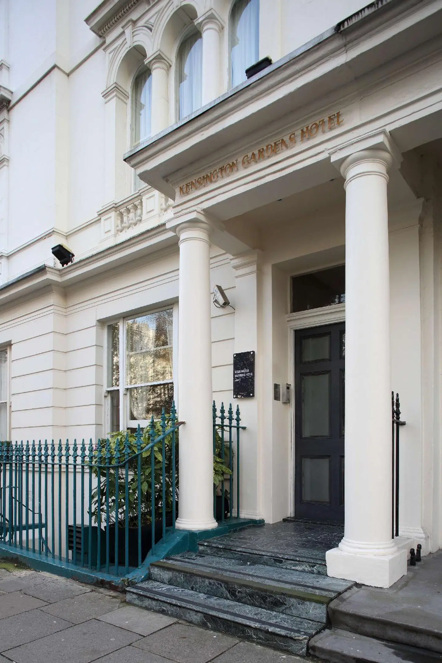 Kensington Gardens Hotel EXTERIOR