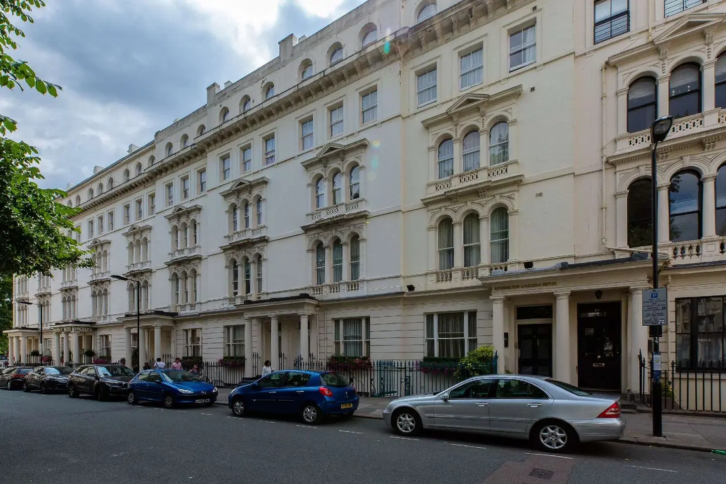 Kensington Gardens Hotel EXTERIOR