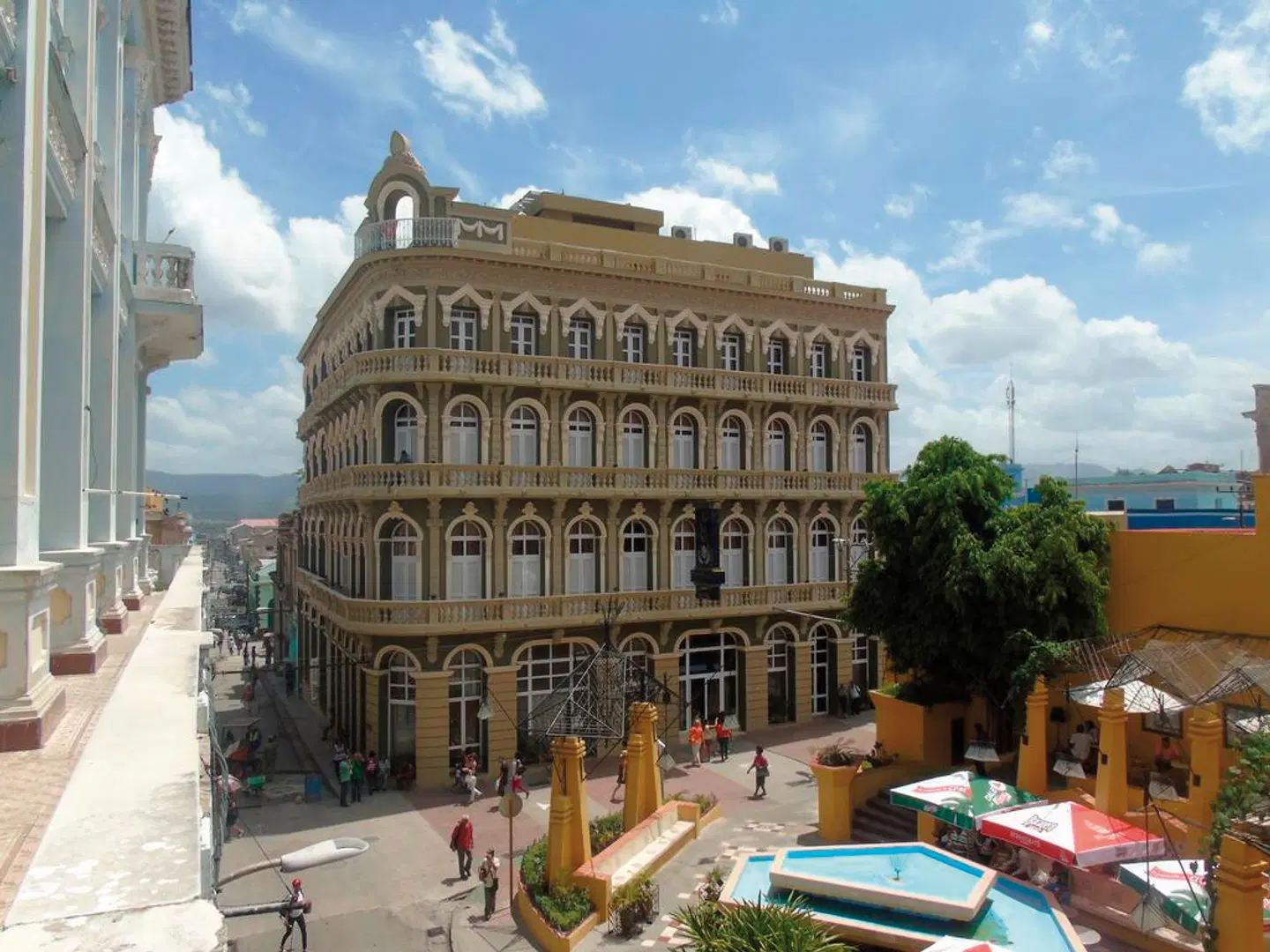 Imperial EXTERIOR