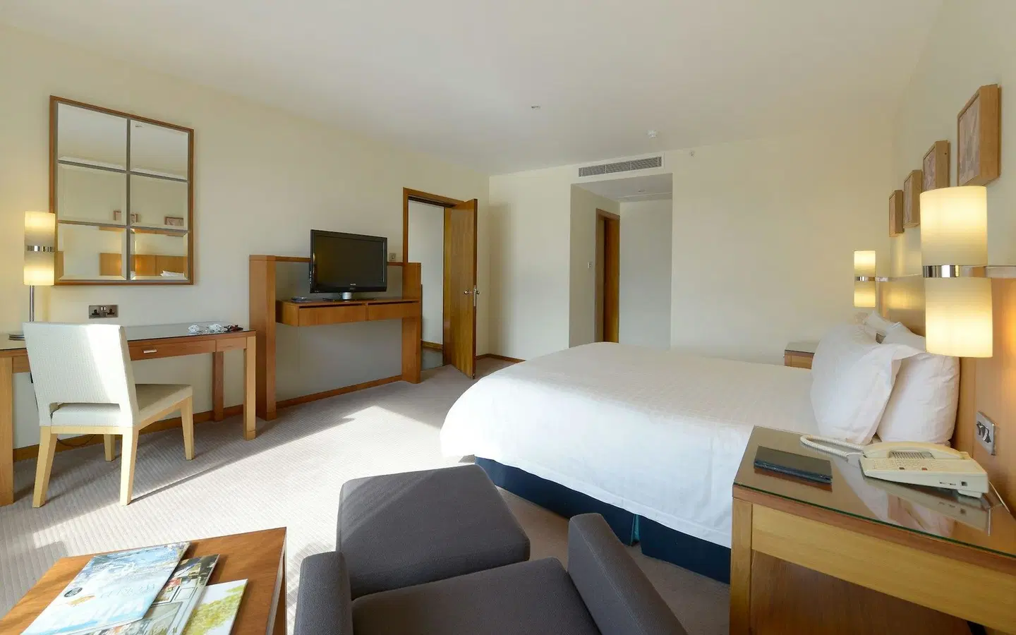 Canary Riverside Plaza Hotel ROOM_EXAMPLE