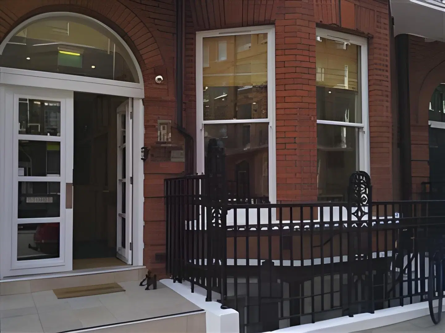 Regency Hotel Parkside EXTERIOR
