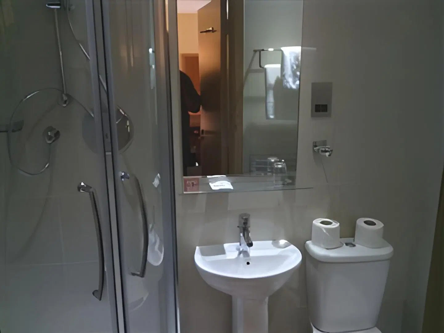 Regency Hotel Parkside Badezimmer