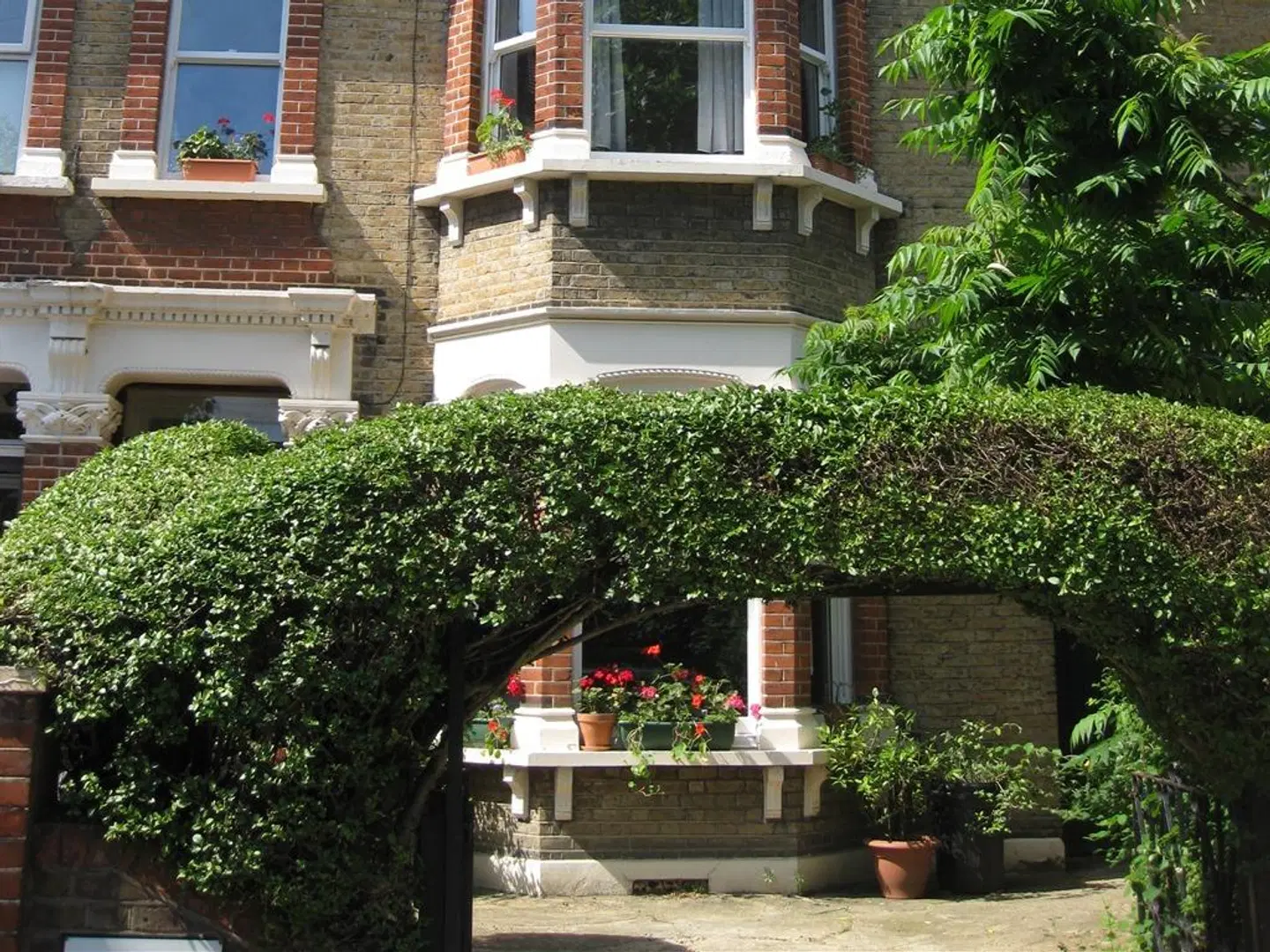 Grove Guest House EXTERIOR