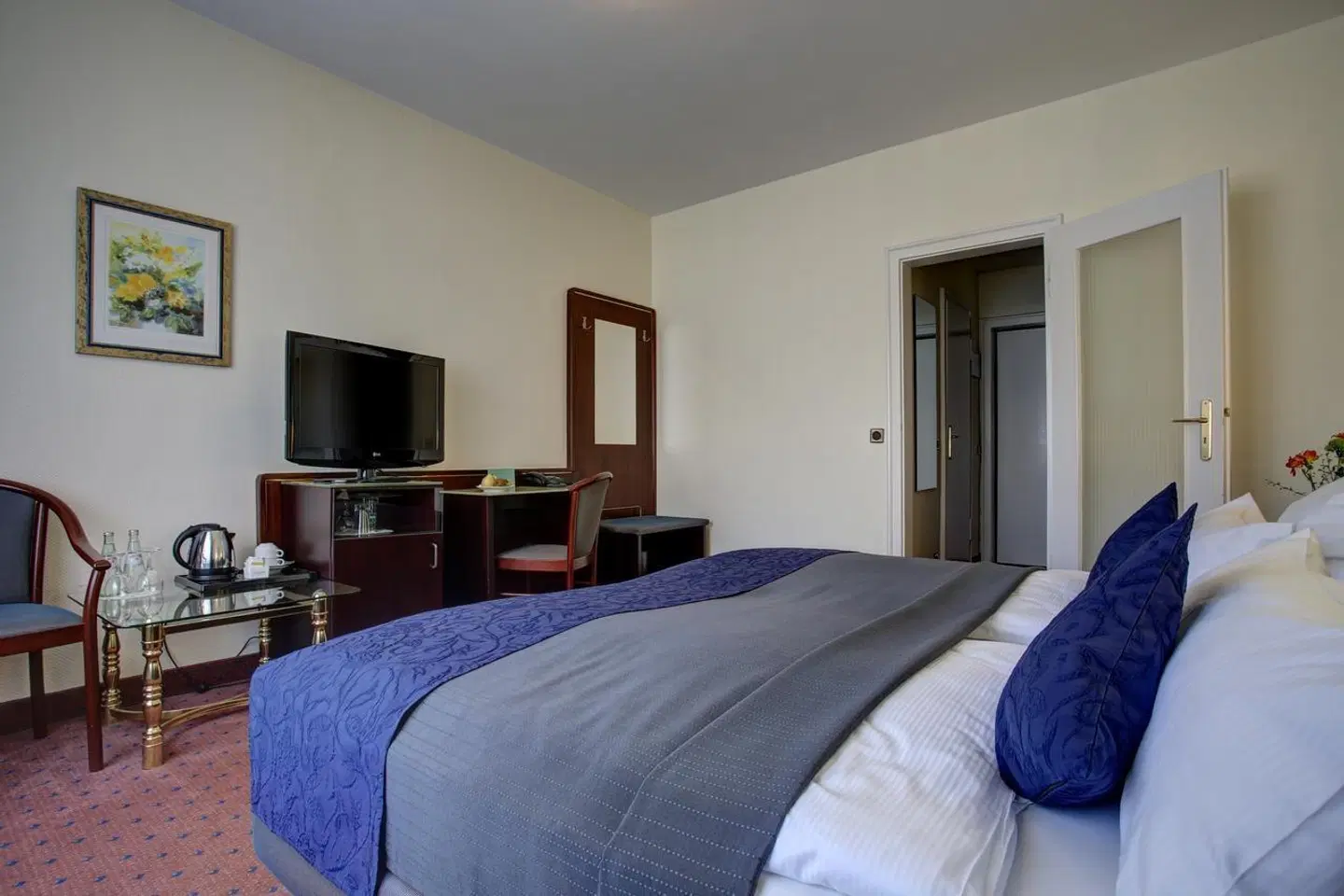 Centro Hotel Uebachs ROOM_EXAMPLE
