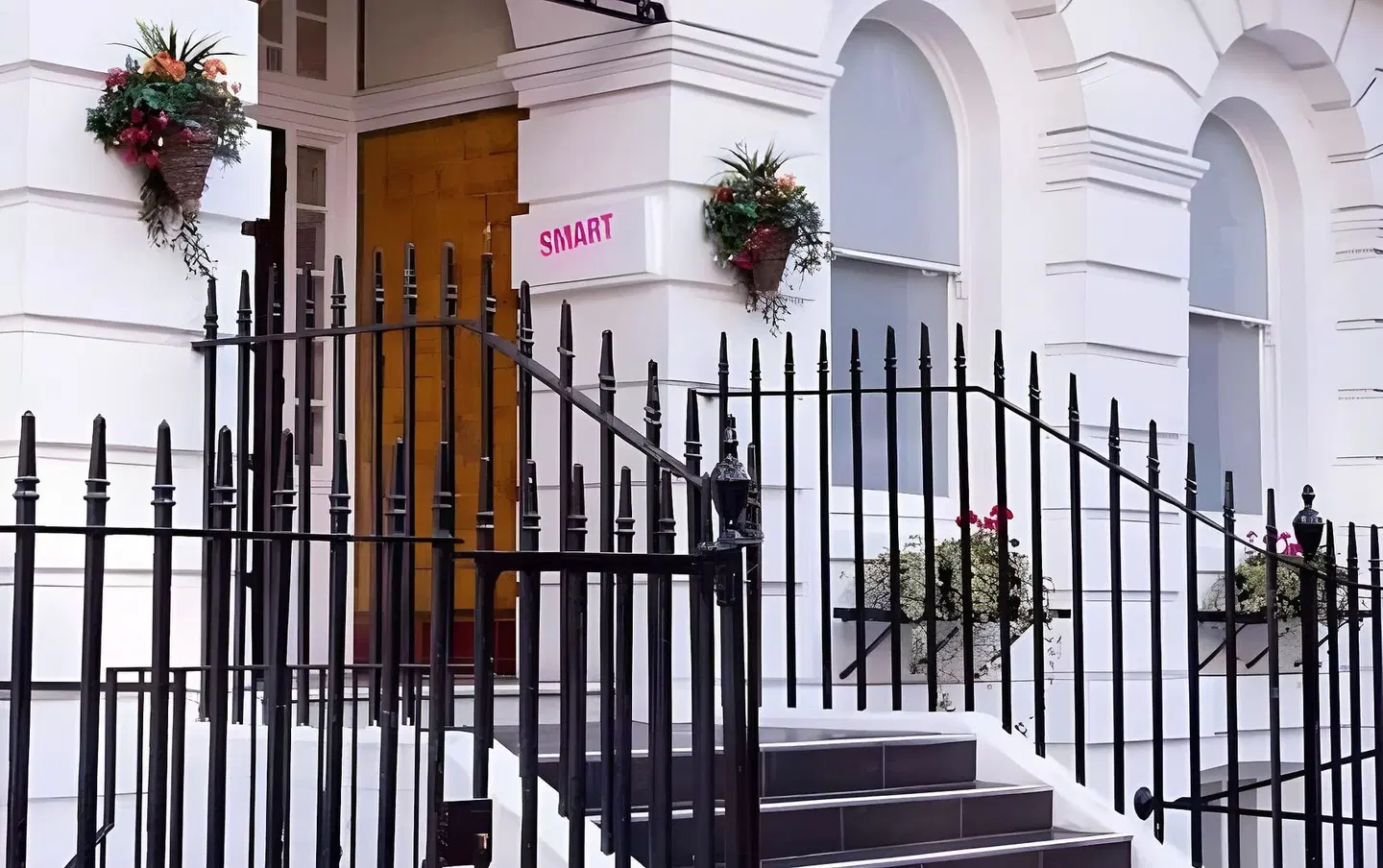 Smart Russell Square EXTERIOR