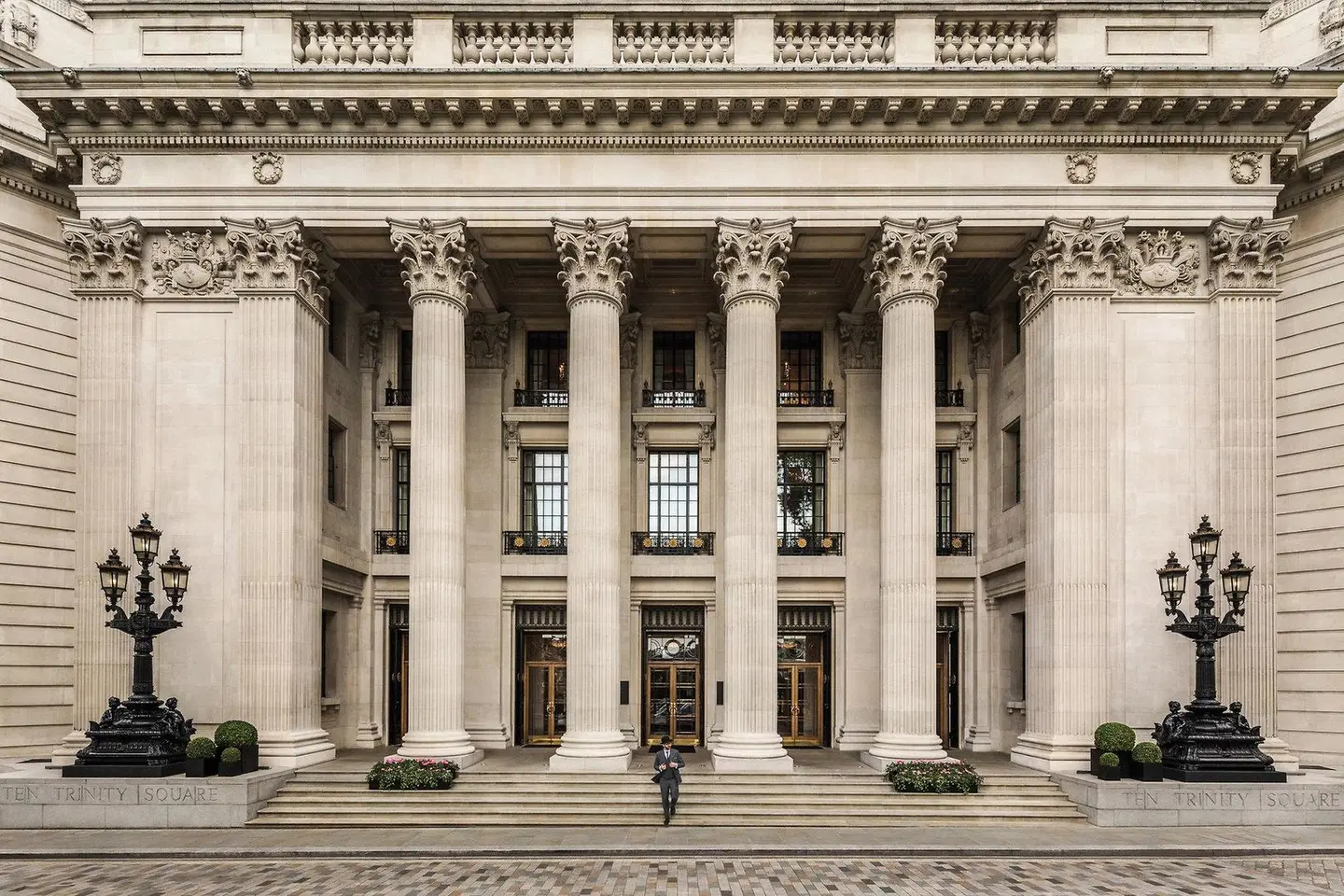 Four Seasons Hotel London at Ten Trinity Square EXTERIOR