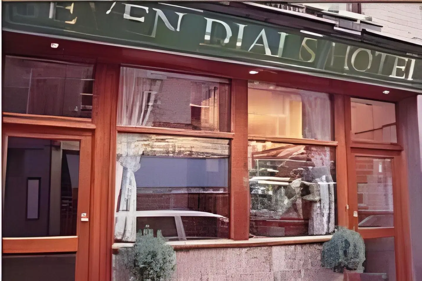 Seven Dials Hotel - B&B EXTERIOR