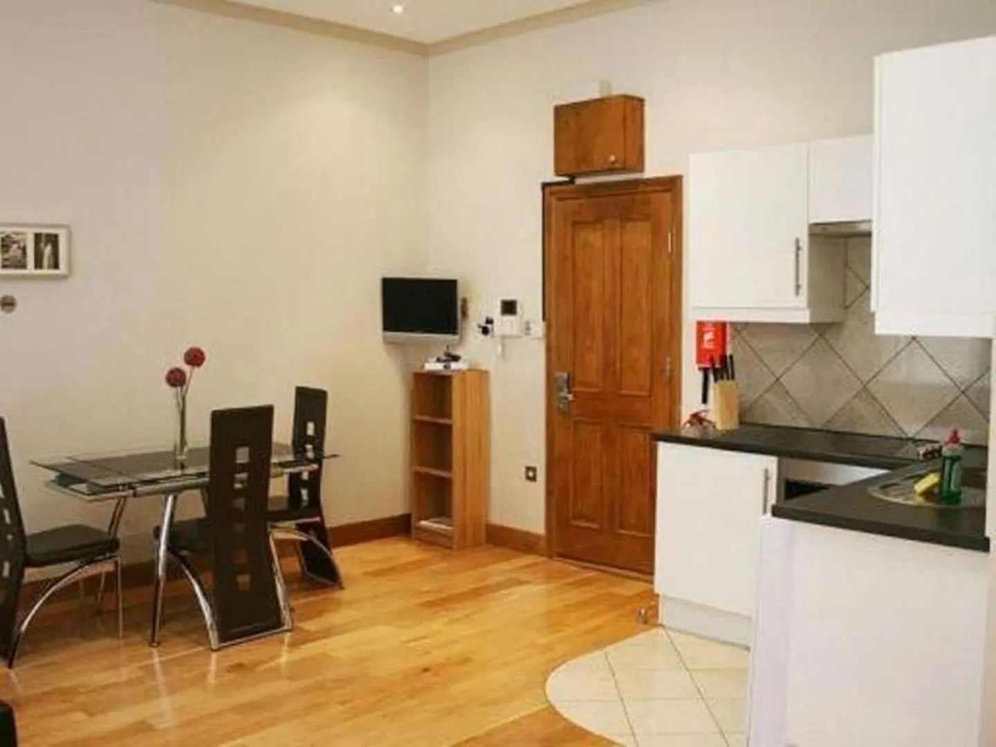 Hyde Park Economy Apartments ROOM_EXAMPLE