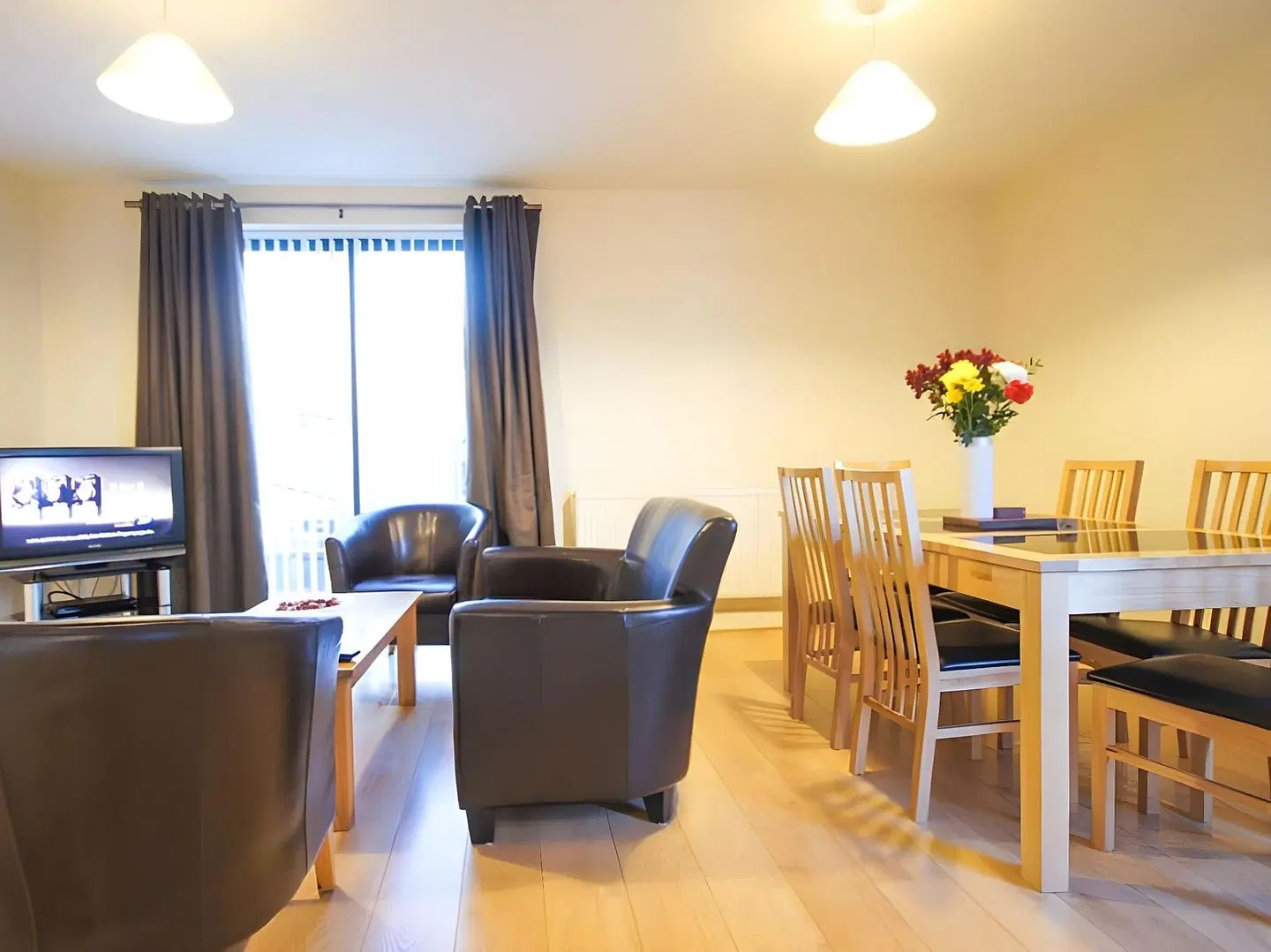 Crompton Court Apartments ROOM_EXAMPLE