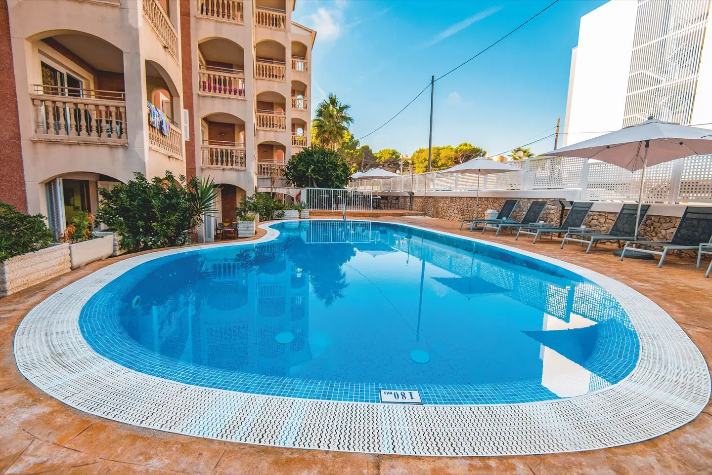 Quijote Park OUTDOOR_POOL