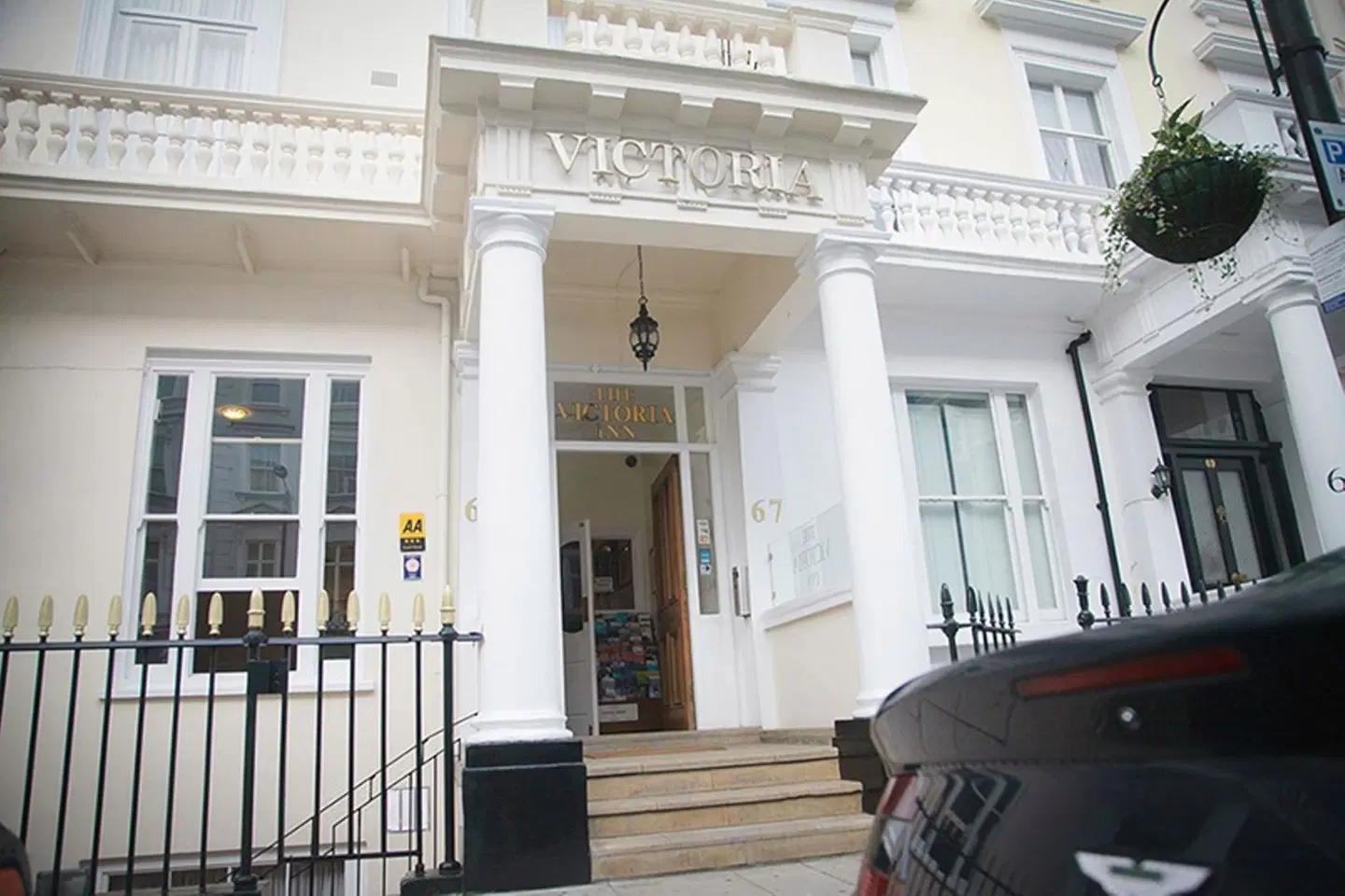 Victoria Inn London EXTERIOR