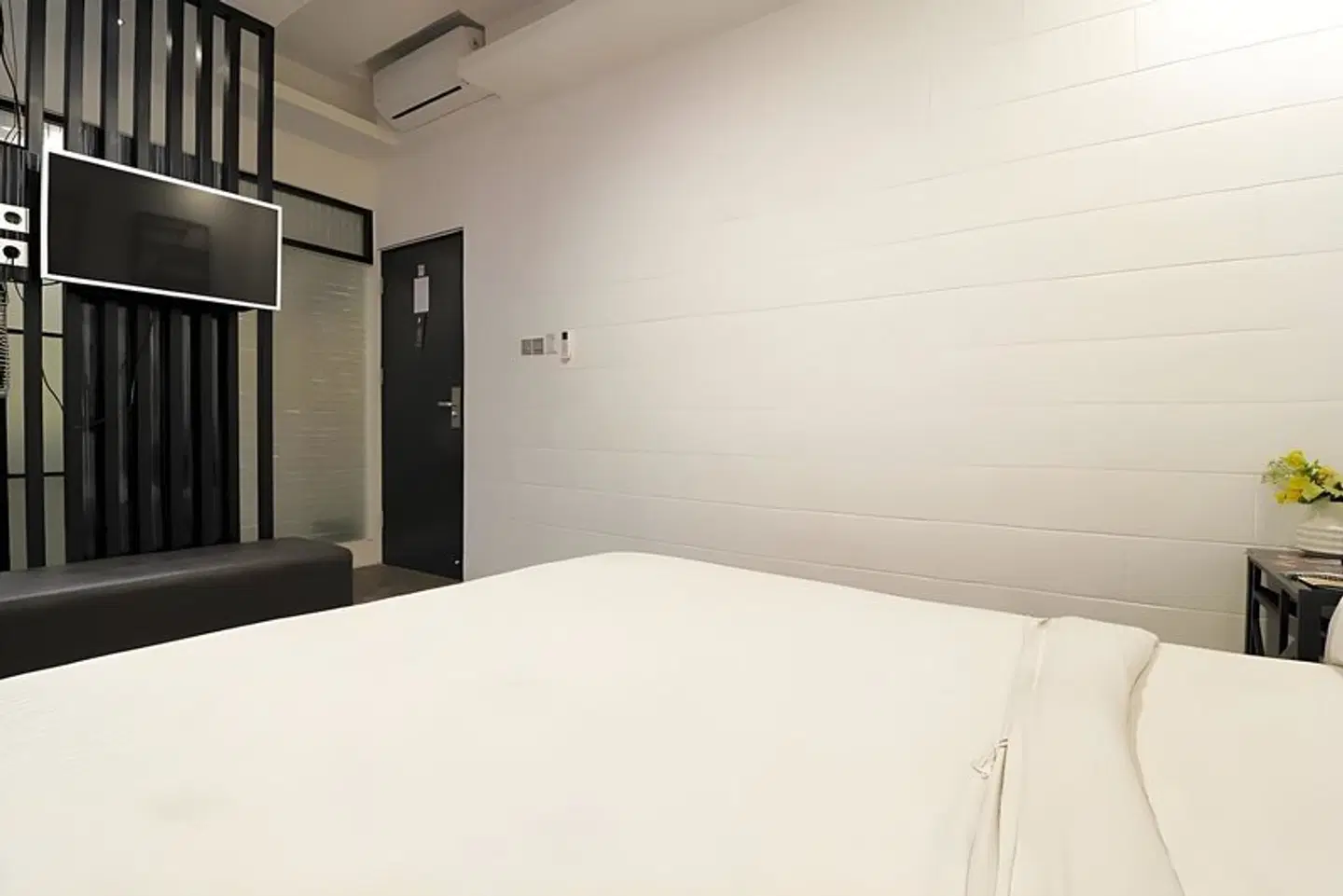 Hotel Sanrina Makassar ROOM_EXAMPLE