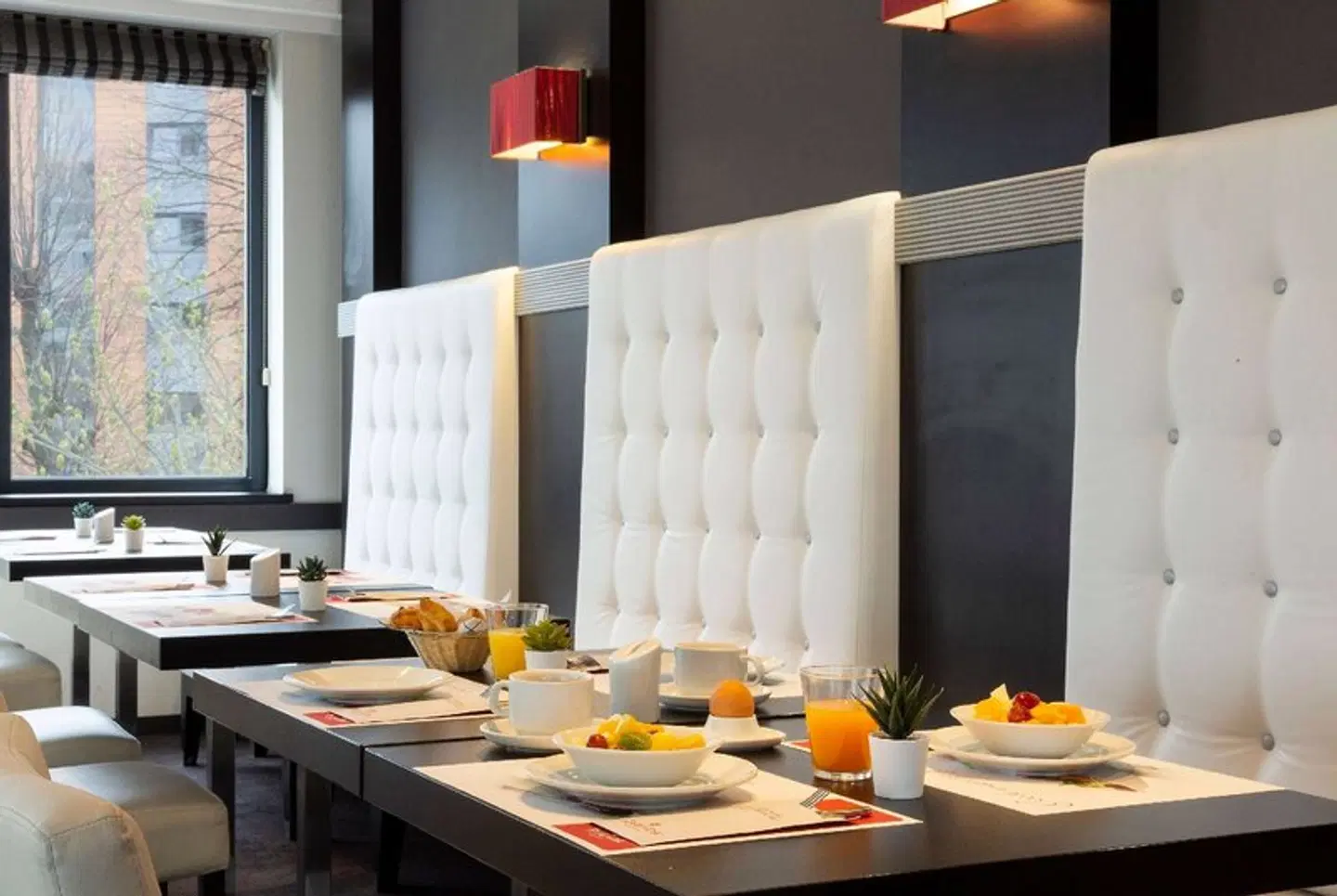 Ramada by Wyndham Brussels Woluwe RESTAURANT