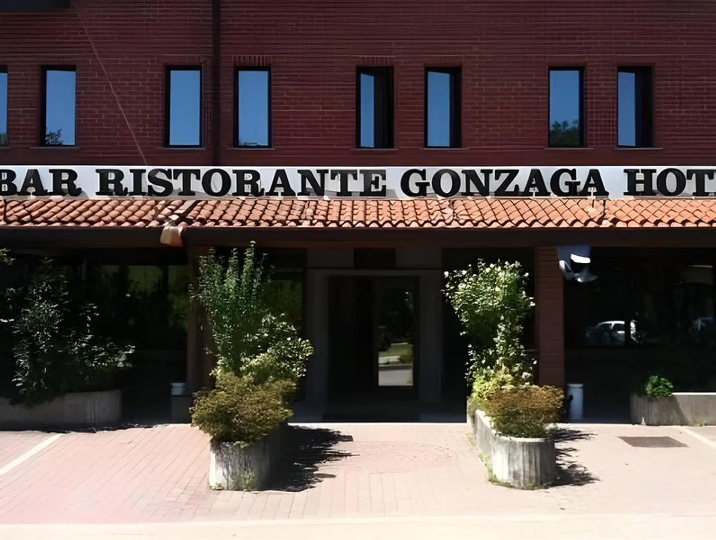 Hotel Gonzaga EXTERIOR