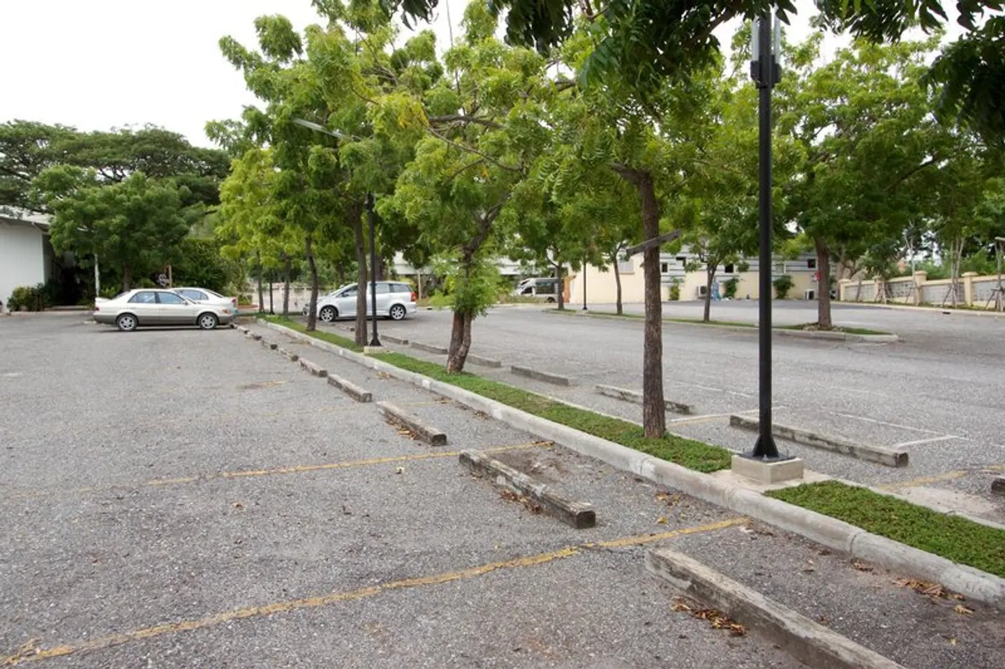 Charn Residence GARDEN