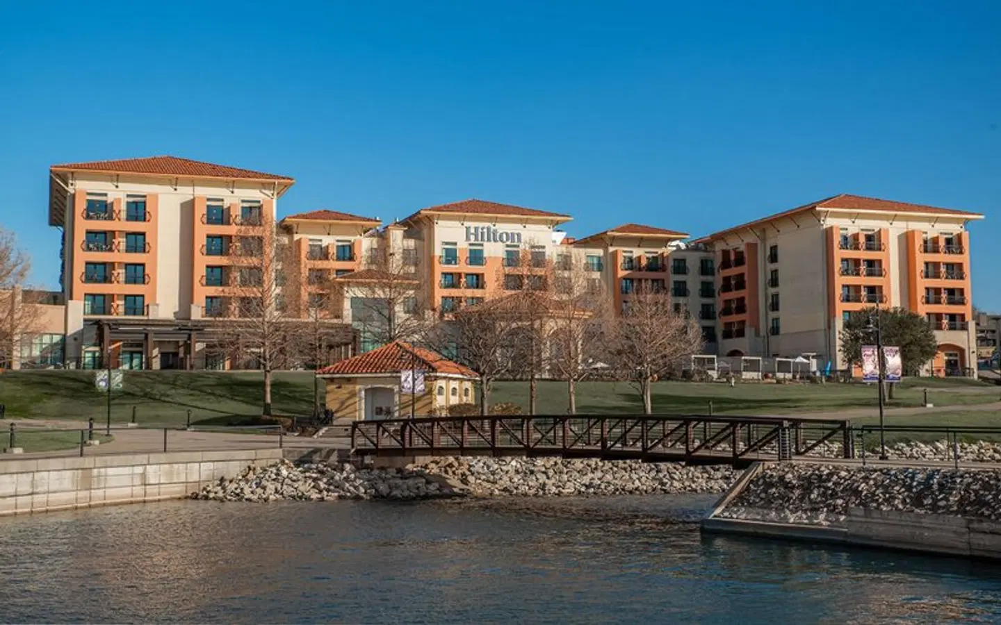 Hilton Dallas/Rockwall Lakefront EXTERIOR