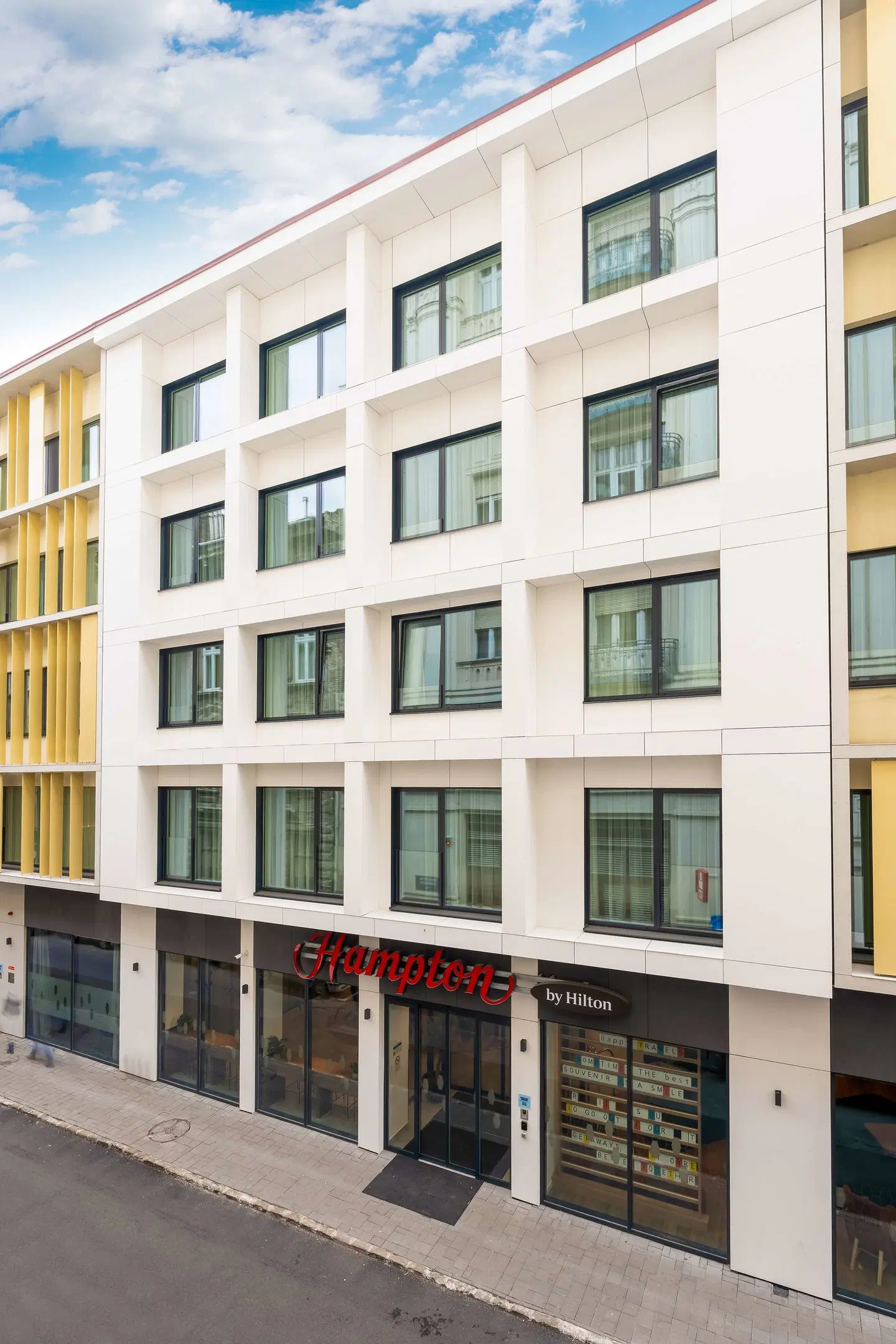 Hampton by Hilton Budapest City Centre EXTERIOR